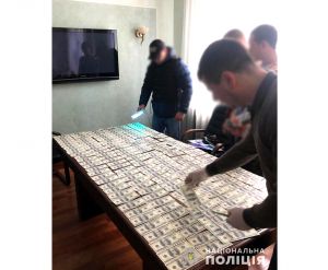 На Кіровоградщині затримано злочинців, які торгували посадами